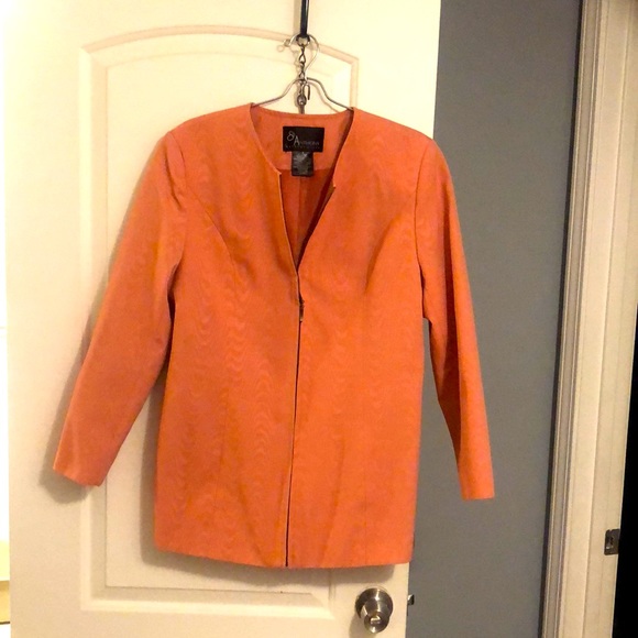 Designer 2pc Suit by St. Anthony Signature, Sz 8, Peach Color, Blazer & Skirt. - Picture 4 of 11